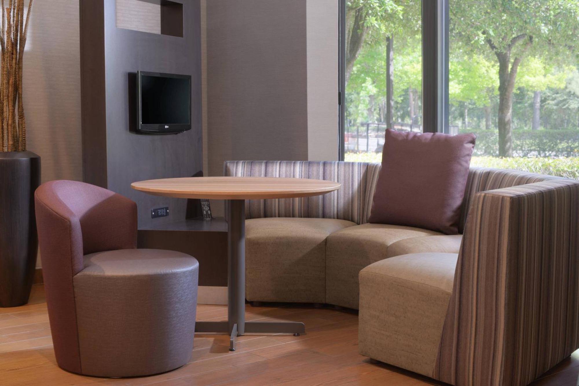 Courtyard By Marriott Northwest 3*