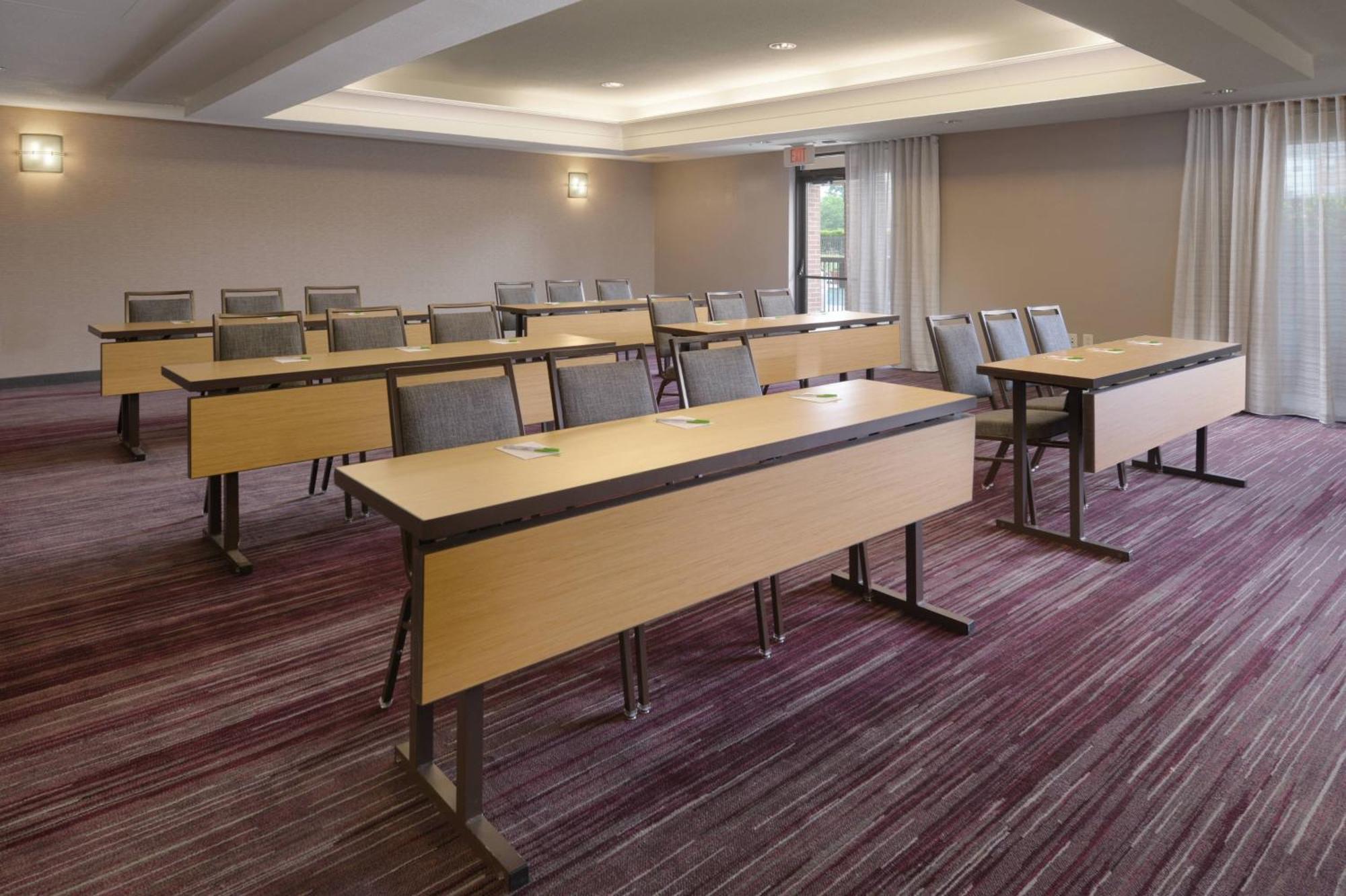 Courtyard By Marriott Northwest 3*